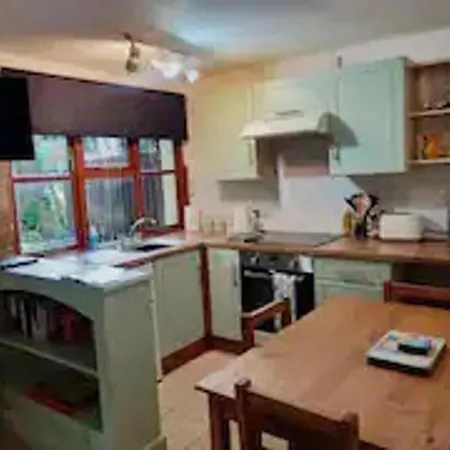 Rebels Retreat - 2-bed Nr & Hayle Chalet *