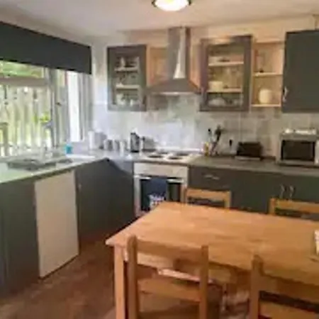 Rebels Retreat - 2-bed Nr & Hayle St Ives (Cornwall)