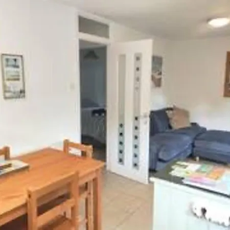 Rebels Retreat - 2-bed Nr & Hayle St Ives (Cornwall)