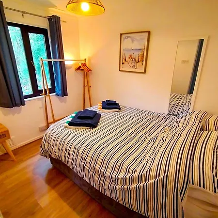 Rebels Retreat - 2-bed Nr & Hayle St Ives (Cornwall)