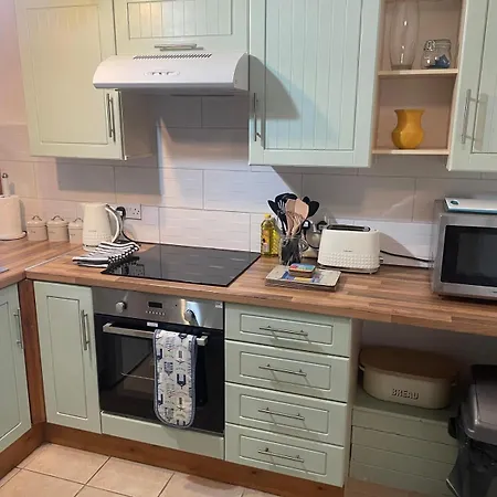 Chalet Rebels Retreat - 2-bed Nr & Hayle St Ives (Cornwall)
