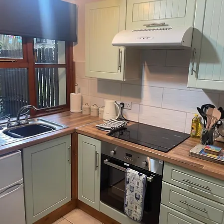 Rebels Retreat - 2-bed Nr & Hayle Chalet